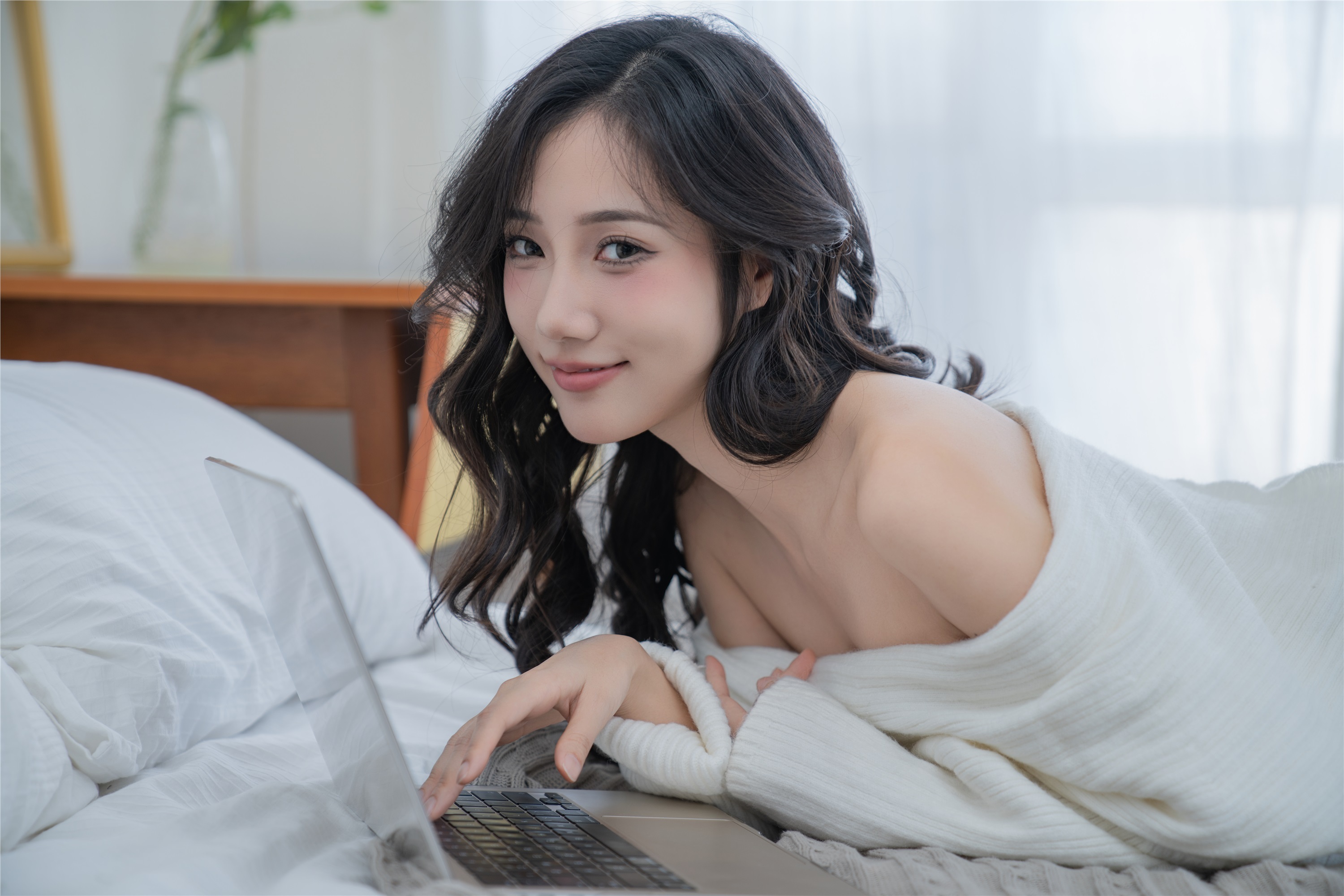 YITUYU艺图语 2025.01.19 白色毛衣 o1ne万